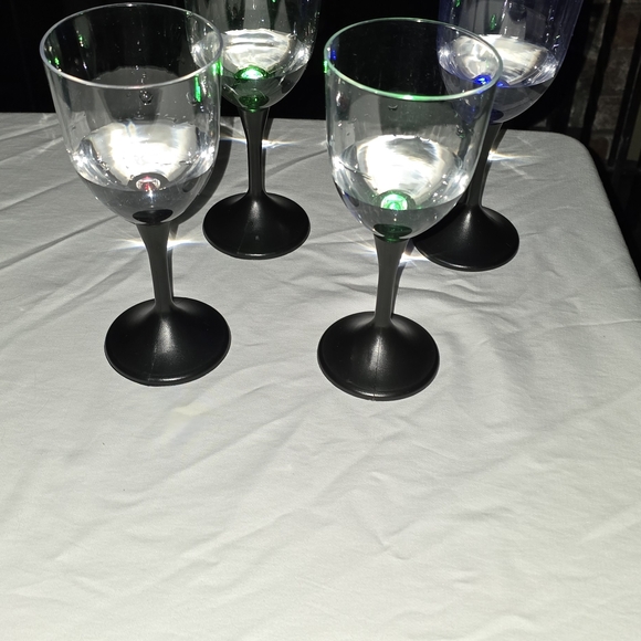 LED Light-Up Wine Glass Set - Multicolor - Picture 3 of 15
